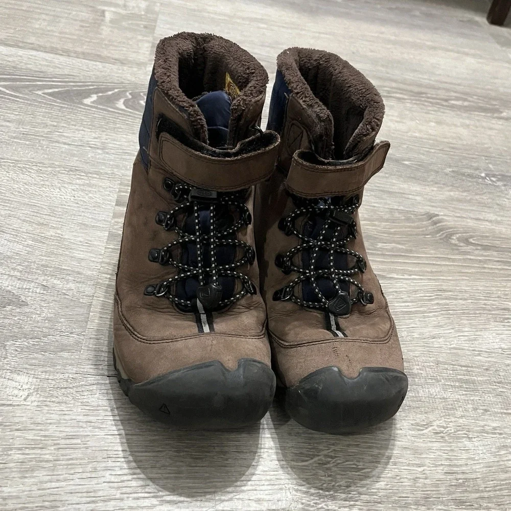 Keen Kanibou Kids Size 4 Winter‎ Leather Snow Hiking Boots